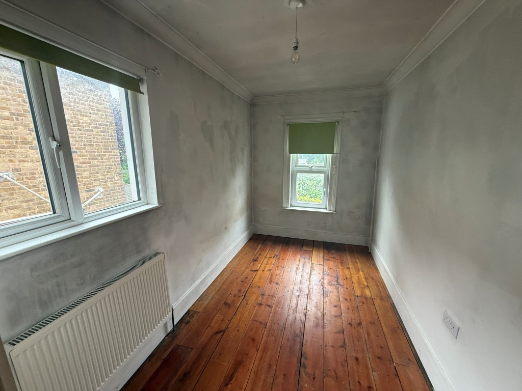 Lot: 158 - MID-TERRACE HOUSE FOR REFURBISHMENT - Bedroom 3